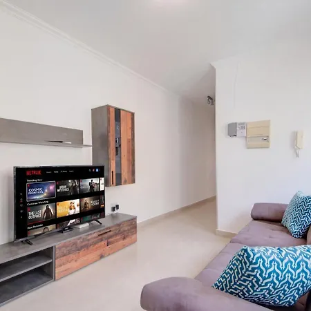 St Julians 3bd & Penthouse With Heated Jacuzzi 아파트 Saint Julian's