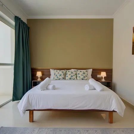 St Julians 3bd & Penthouse With Heated Jacuzzi 公寓 *